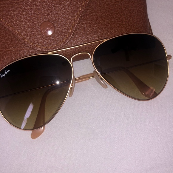 Ray-Ban Aviator Sunglasses - Picture 4 of 5
